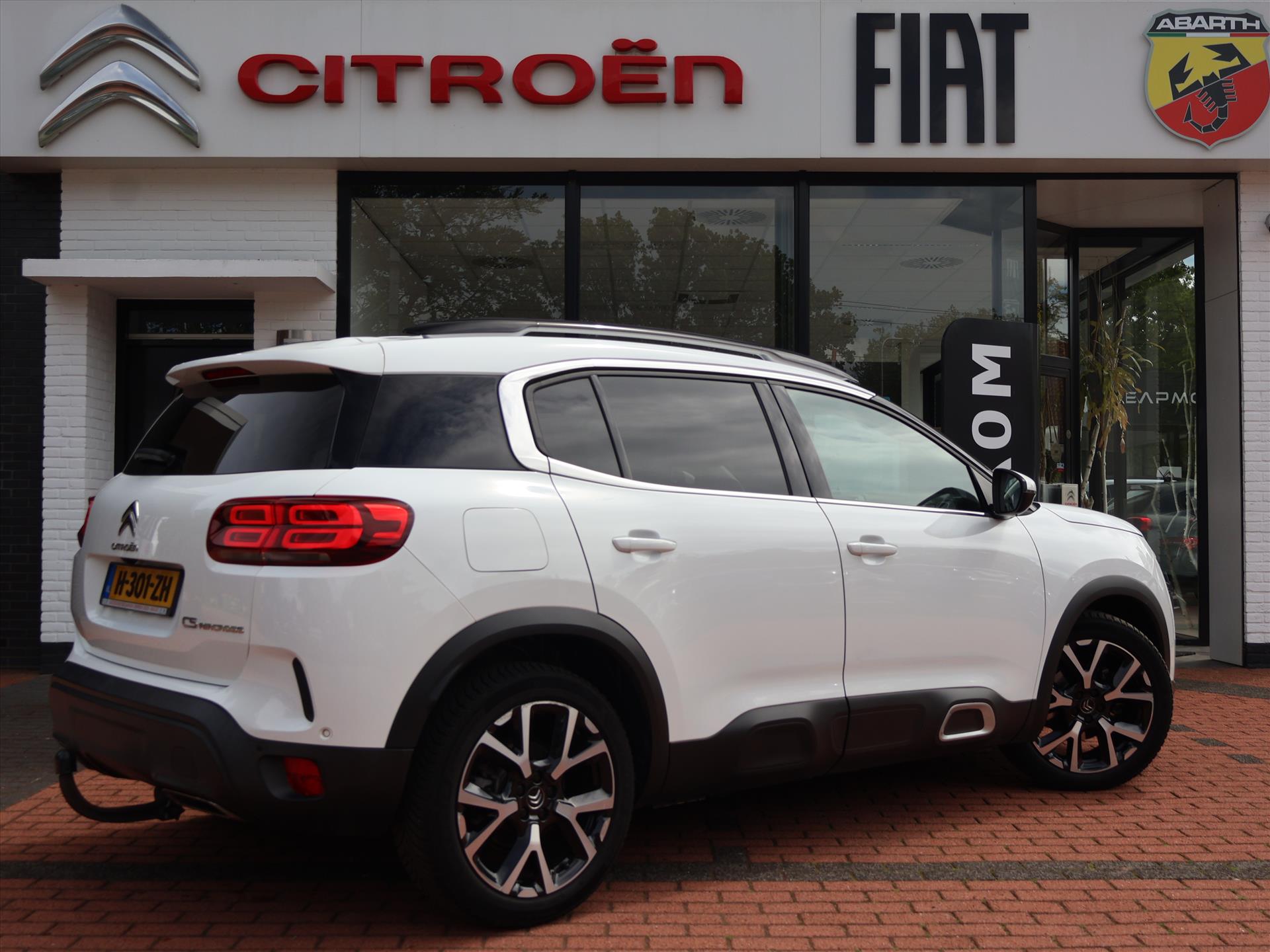 Citroën C5 Aircross PureTech 180PK S&S EAT8 aut. Business Plus, Rijklaarprijs | Trekhaak | 19 inch wielen | Elektrische kofferklep | Full LED - Afbeelding 4