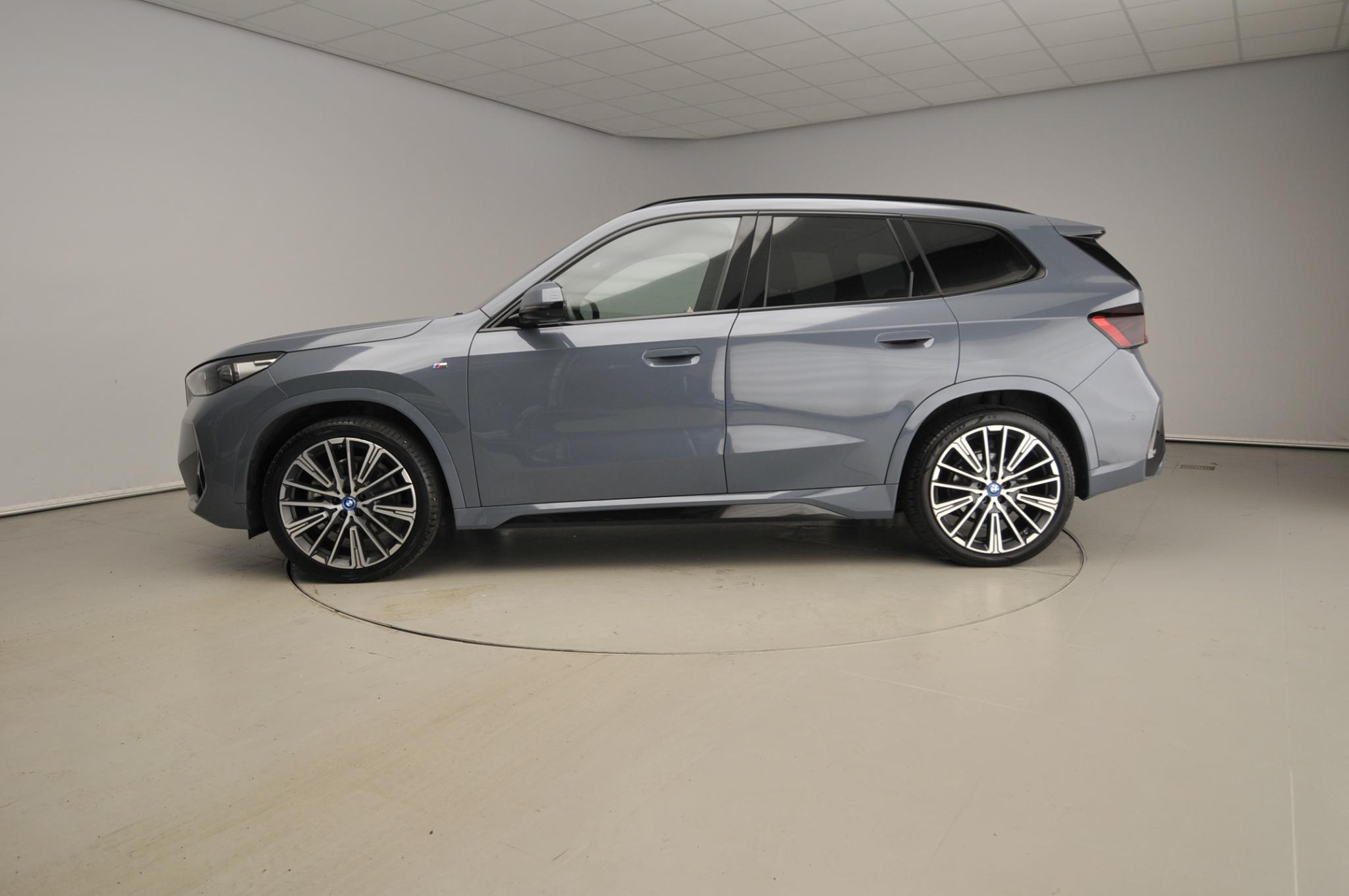 BMW iX1 xDrive30 - Afbeelding 2