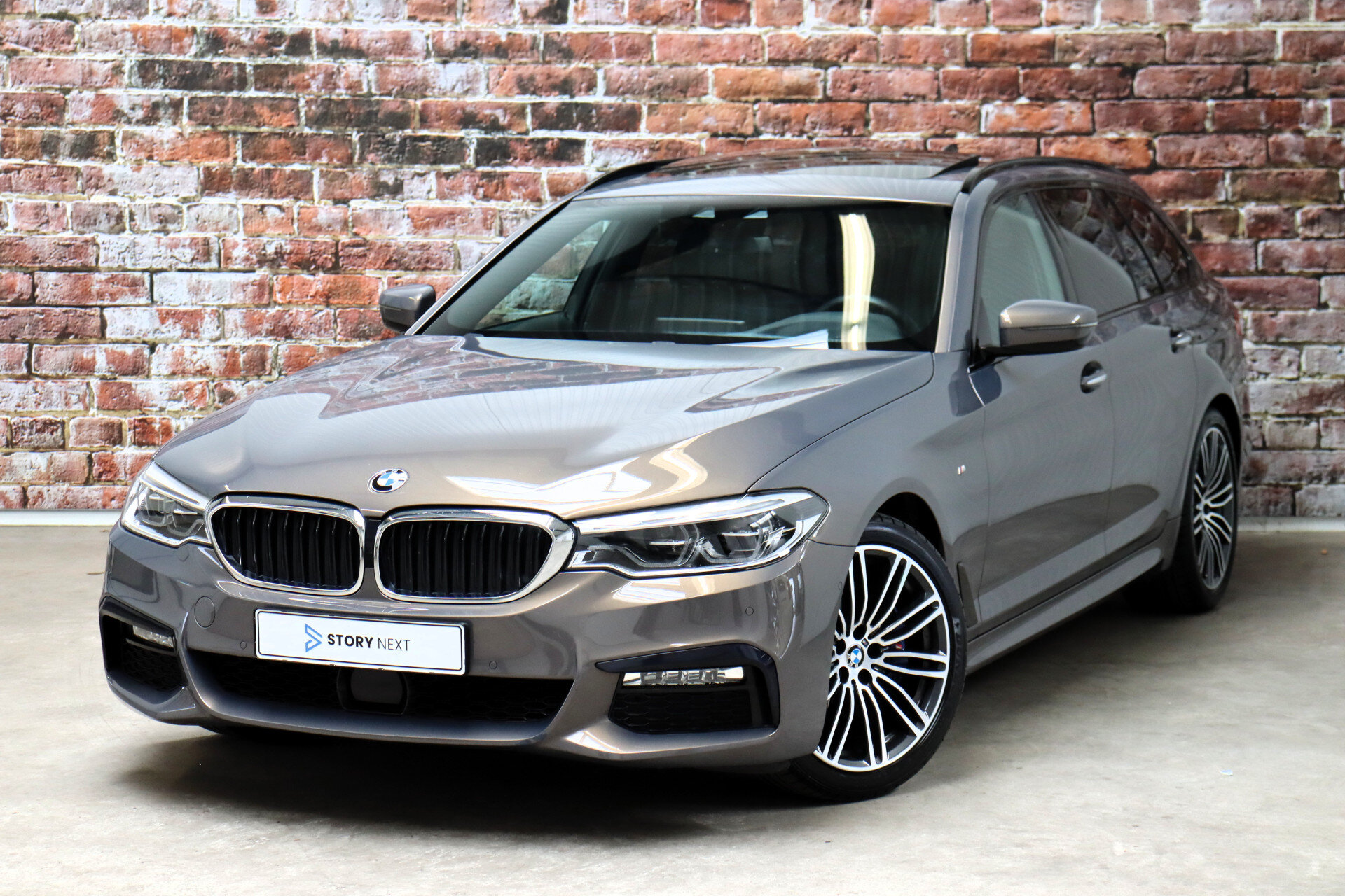 BMW 5 Serie Touring 530i xDrive High Executive M Sport Pakket Automaat
