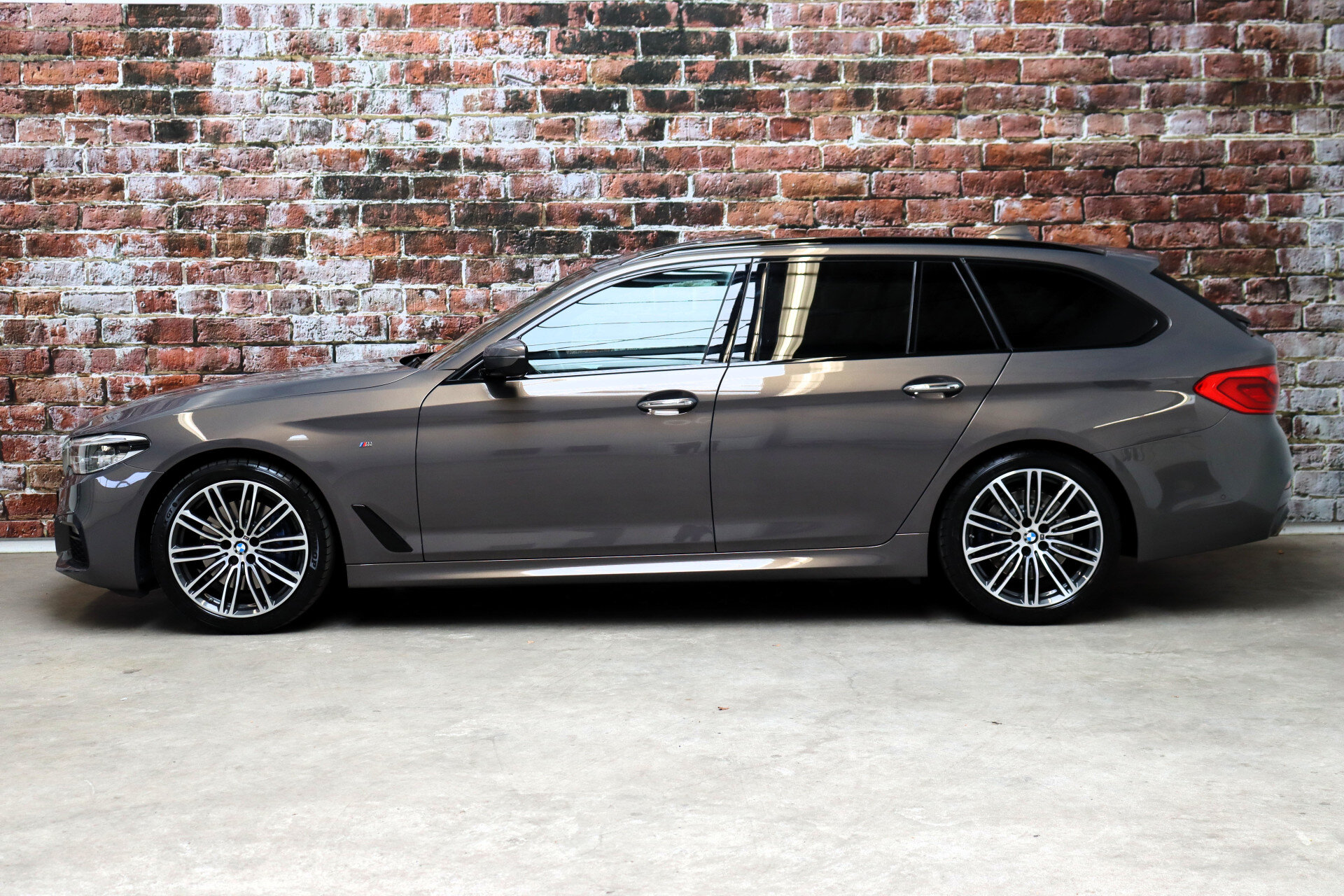 BMW 5 Serie Touring 530i xDrive High Executive M Sport Pakket Automaat - Afbeelding 3