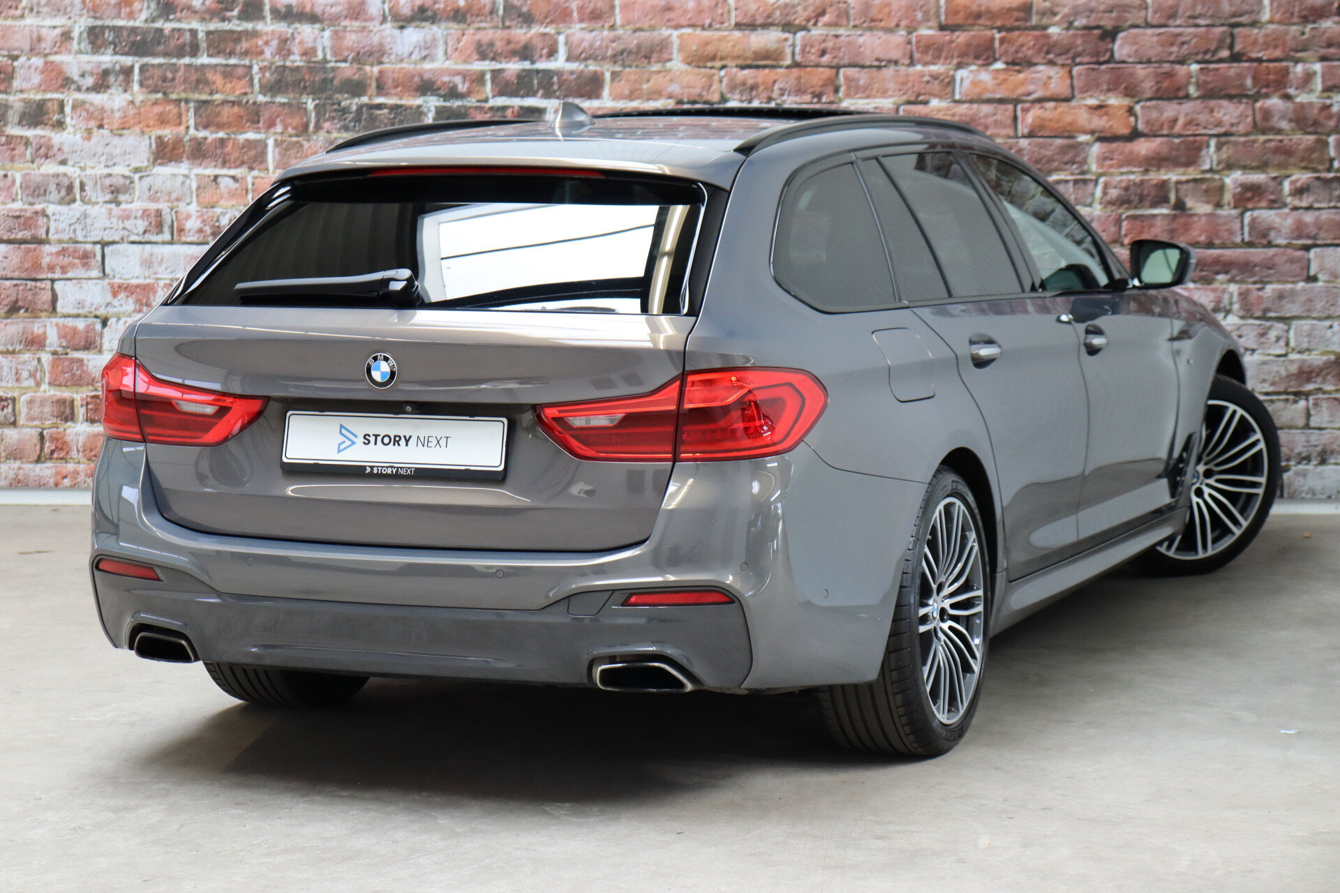 BMW 5 Serie Touring 530i xDrive High Executive M Sport Pakket Automaat - Afbeelding 4