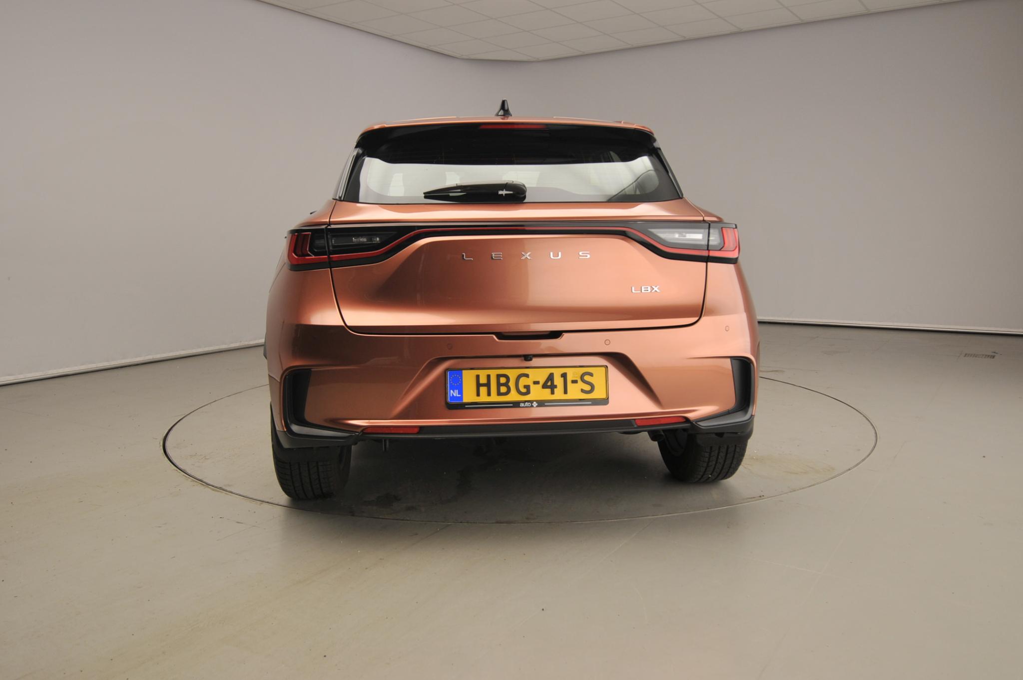Lexus LBX 2WD - Afbeelding 3