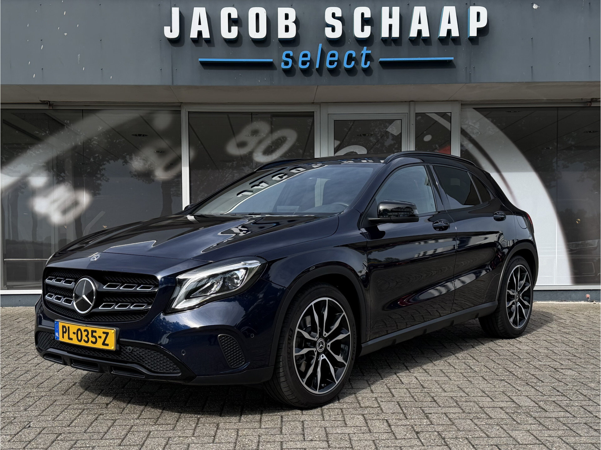 Mercedes-Benz GLA 250 Premium Plus