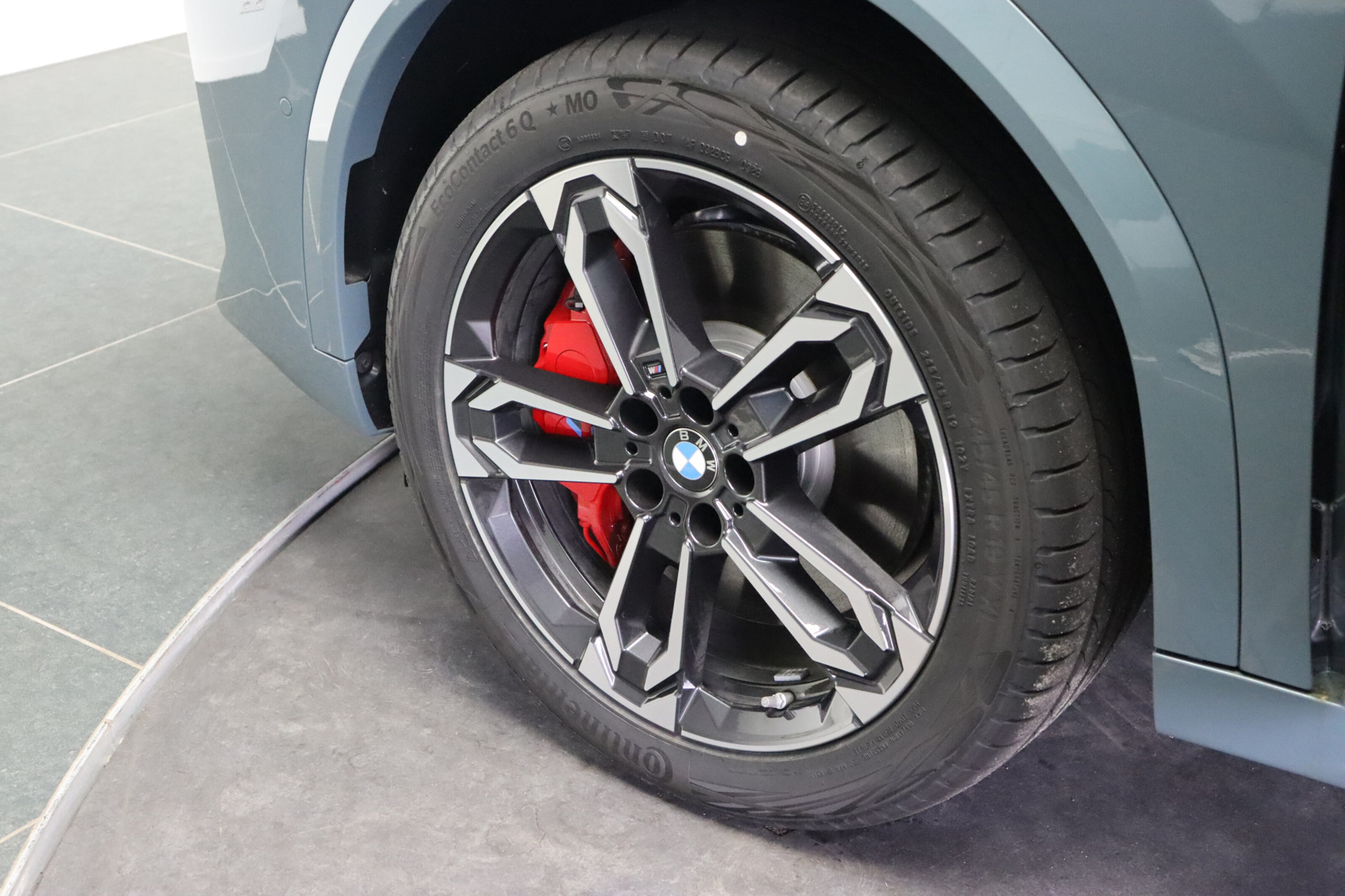 BMW iX2 8