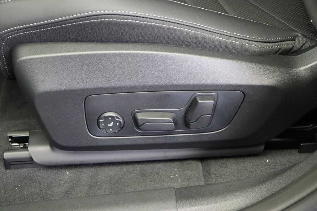 BMW iX2 11