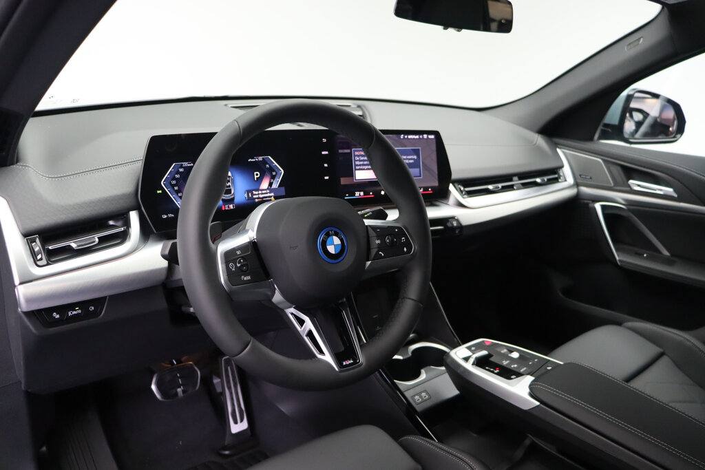 BMW iX2 14
