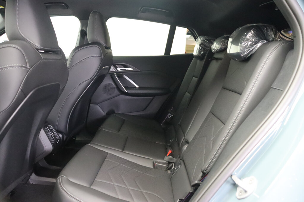 BMW iX2 26