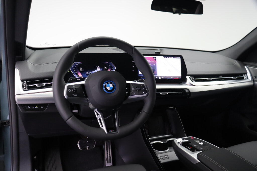 BMW iX2 27