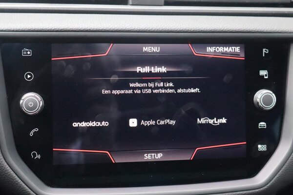 Apple Carplay/Android Auto Apple Carplay/Android Auto