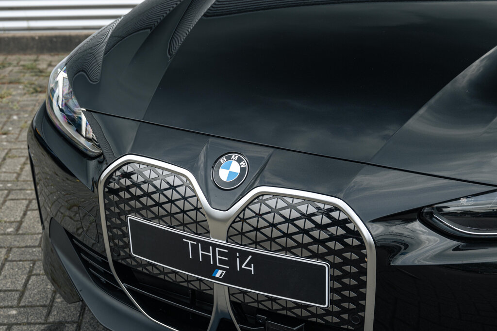 BMW i4 6