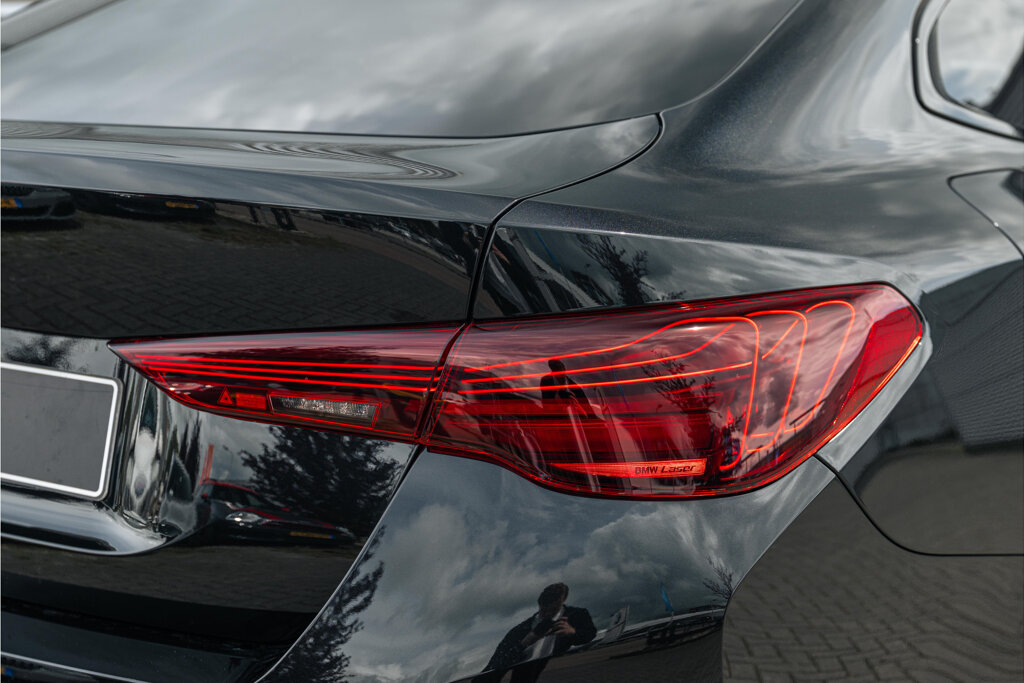 BMW i4 13