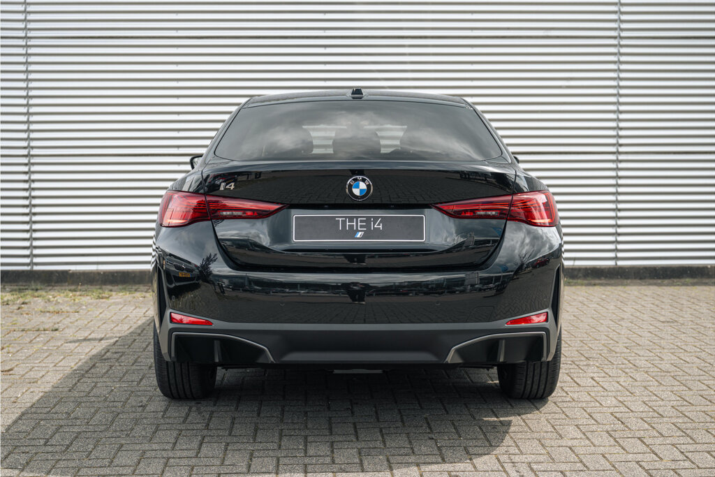 BMW i4 15
