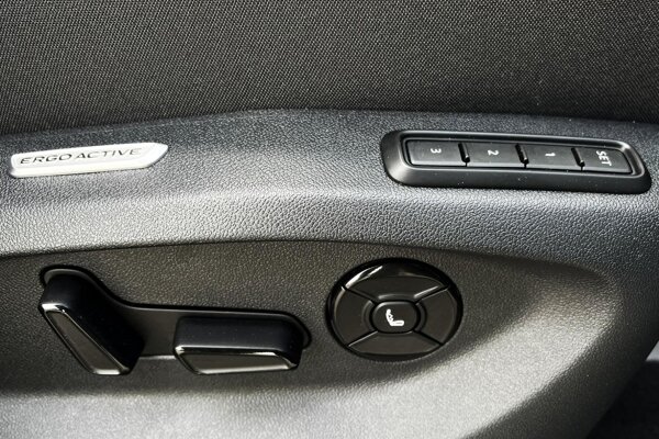 elektrisch verstelbare stoel(en) met geheugen elektrisch verstelbare stoel(en) met geheugen