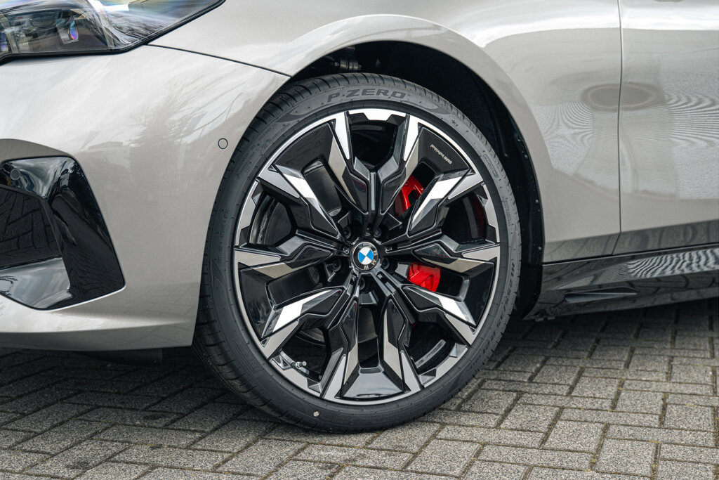 BMW i5 8