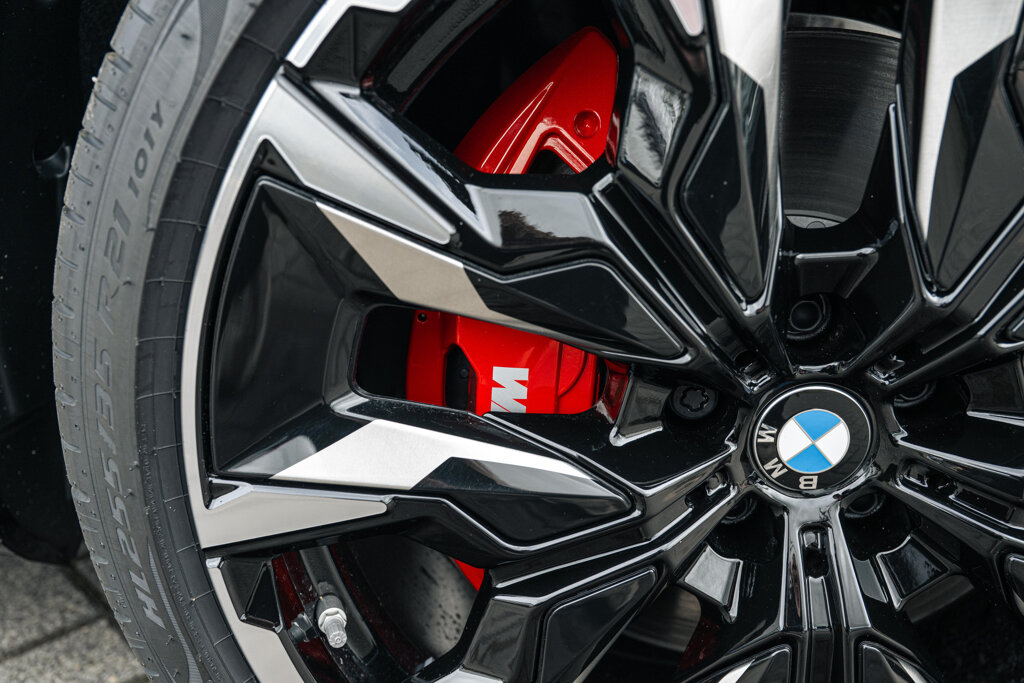BMW i5 12