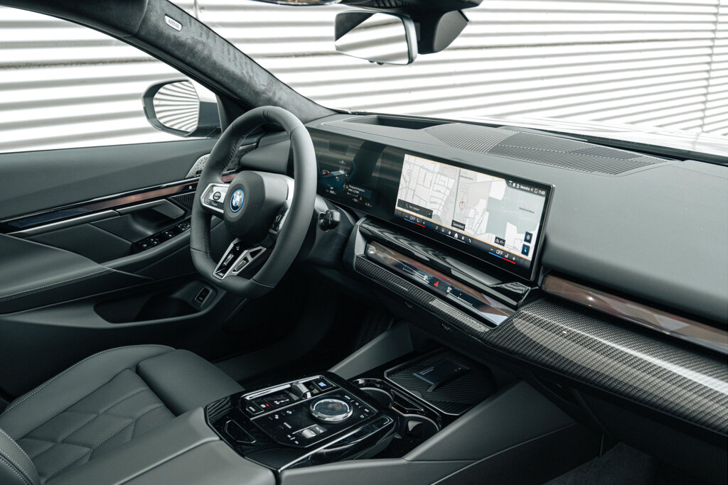 BMW i5 13