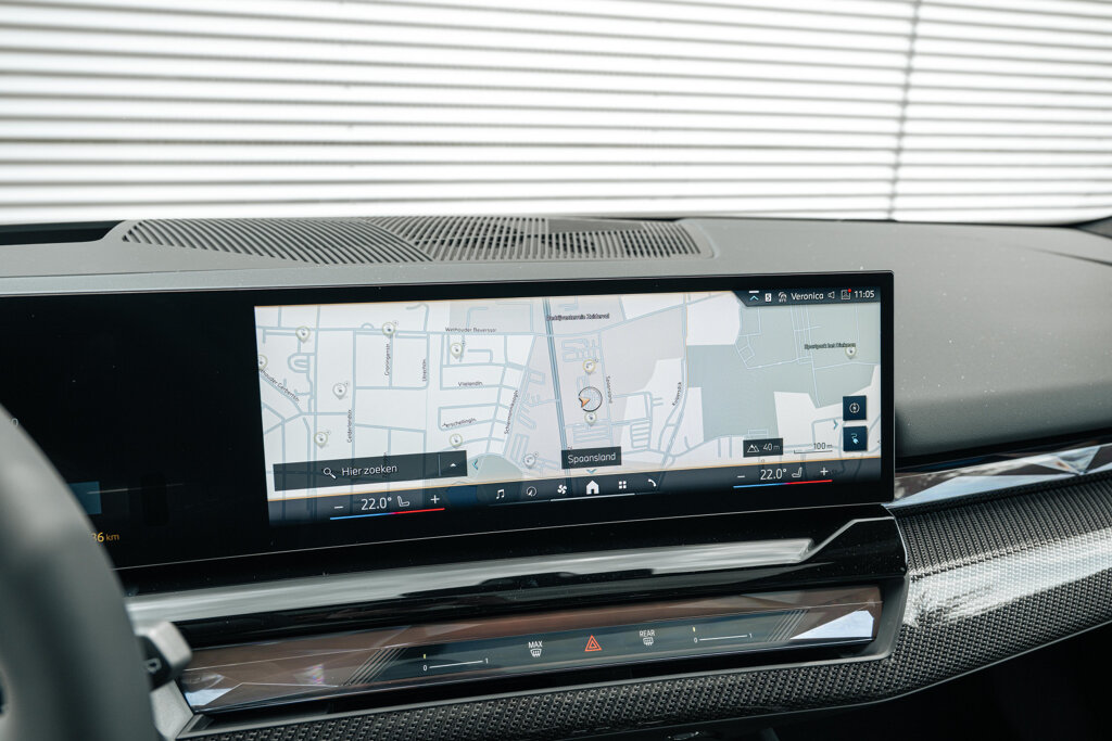 BMW i5 21