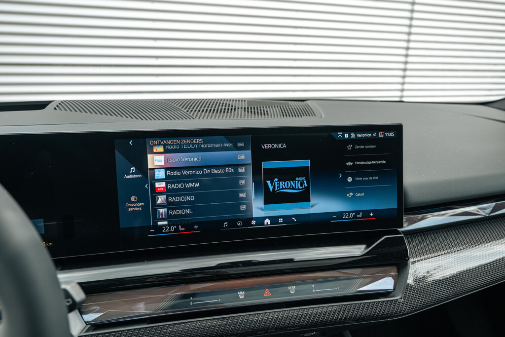 BMW i5 22