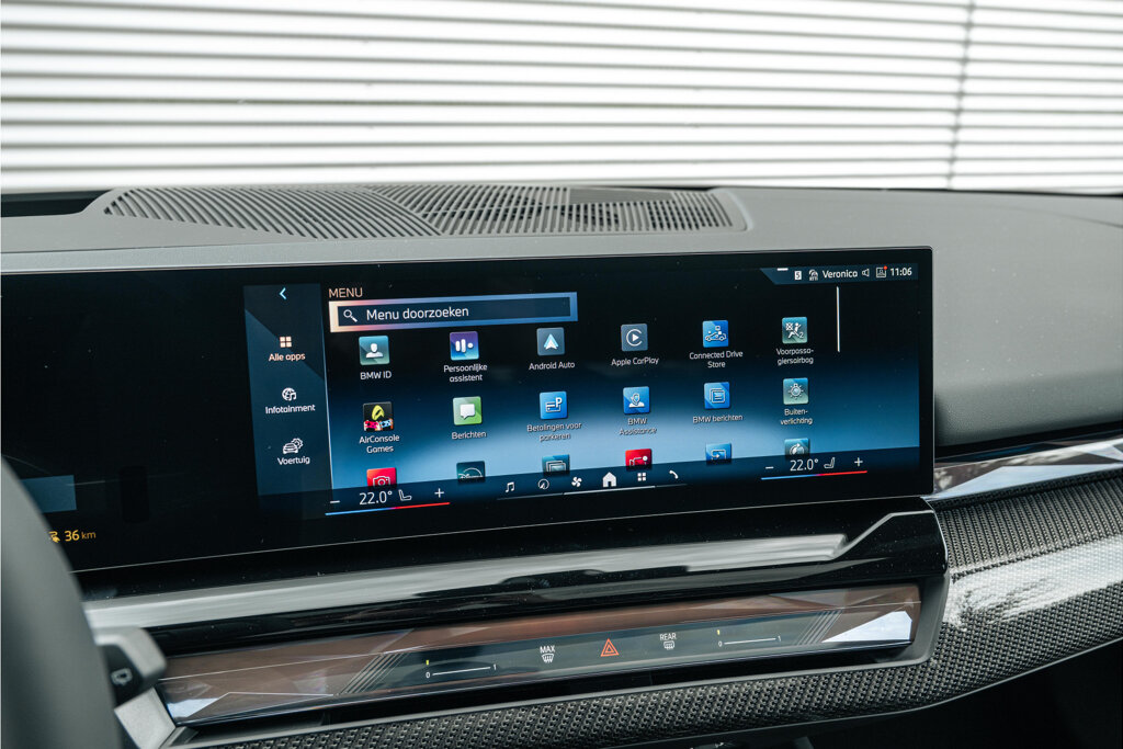 BMW i5 24