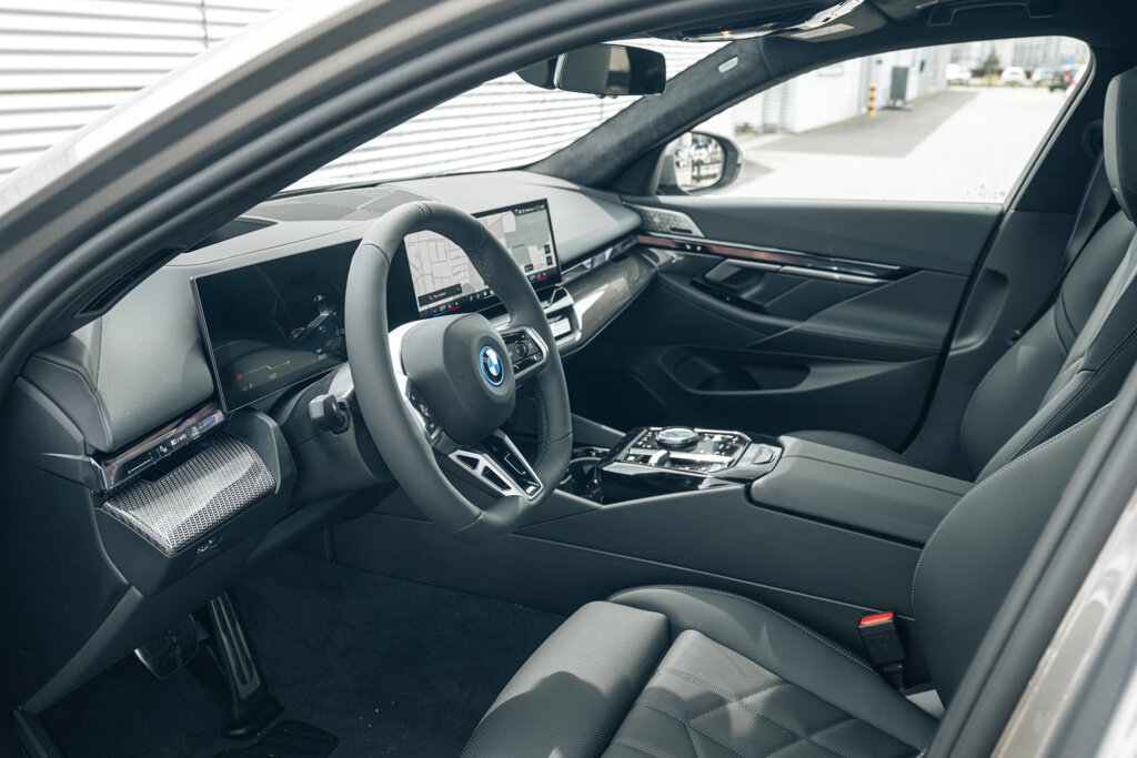 BMW i5 29