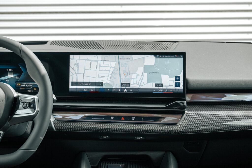 BMW i5 36