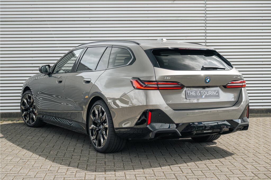 BMW i5 39