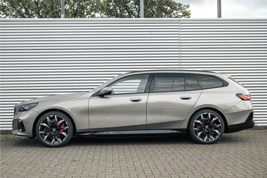 BMW i5 40