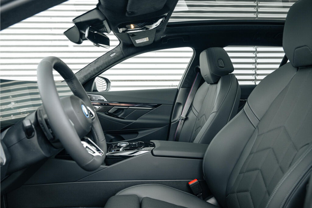 BMW i5 42