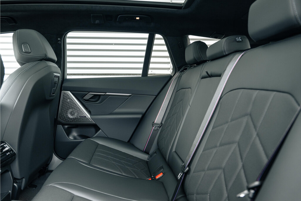 BMW i5 43