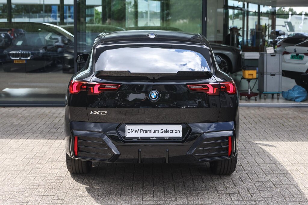 BMW iX2 6