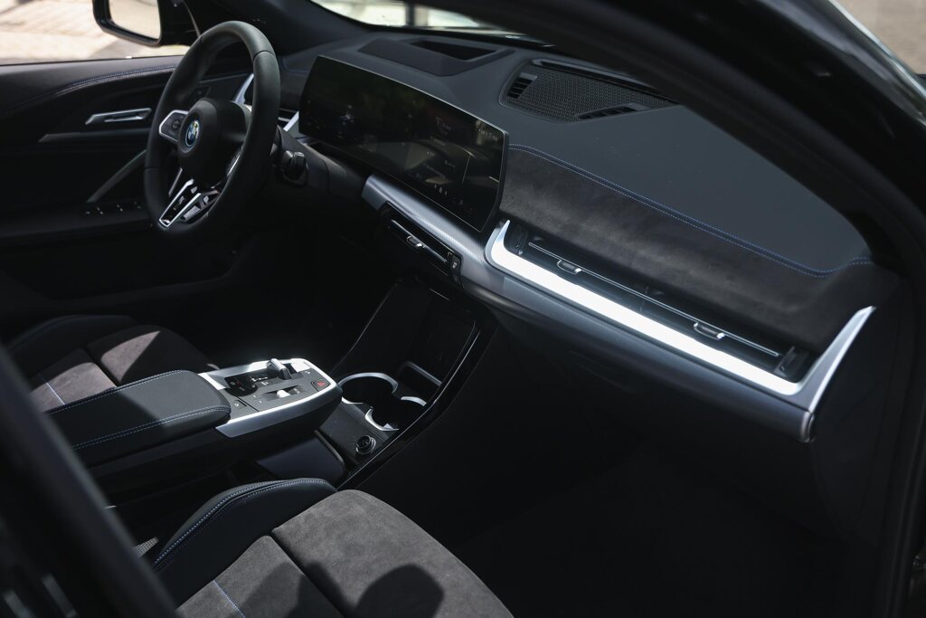 BMW iX2 11