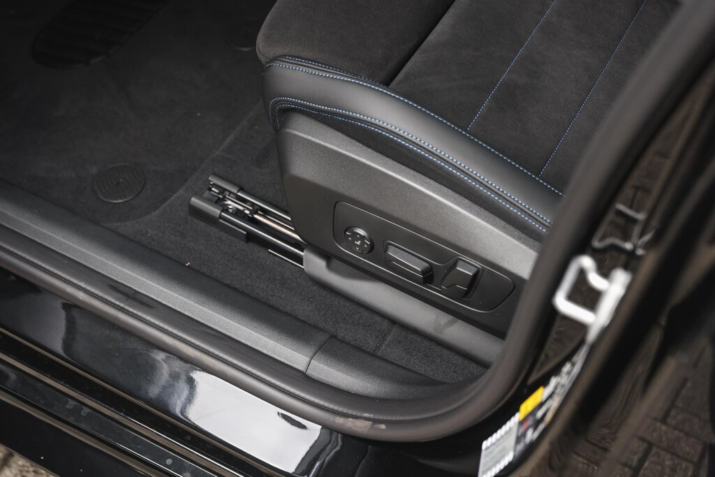 BMW iX2 12