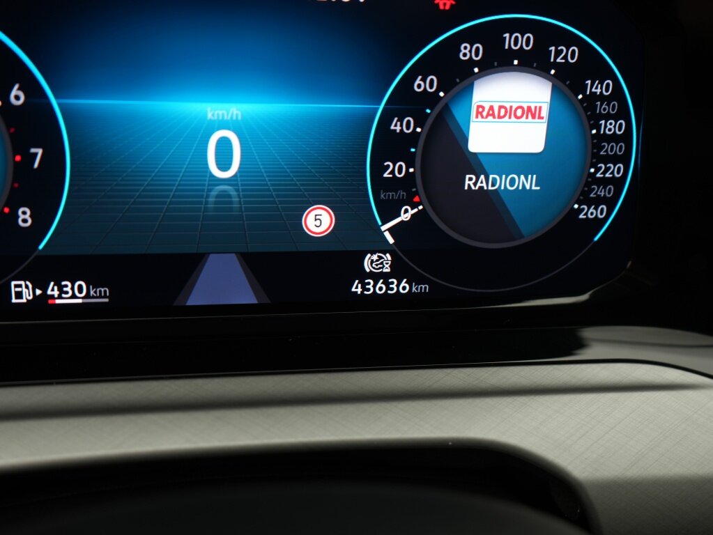Volkswagen Golf 1.0 TSI Life | Navigatie | Vierseizoenenbanden - Afbeelding 4