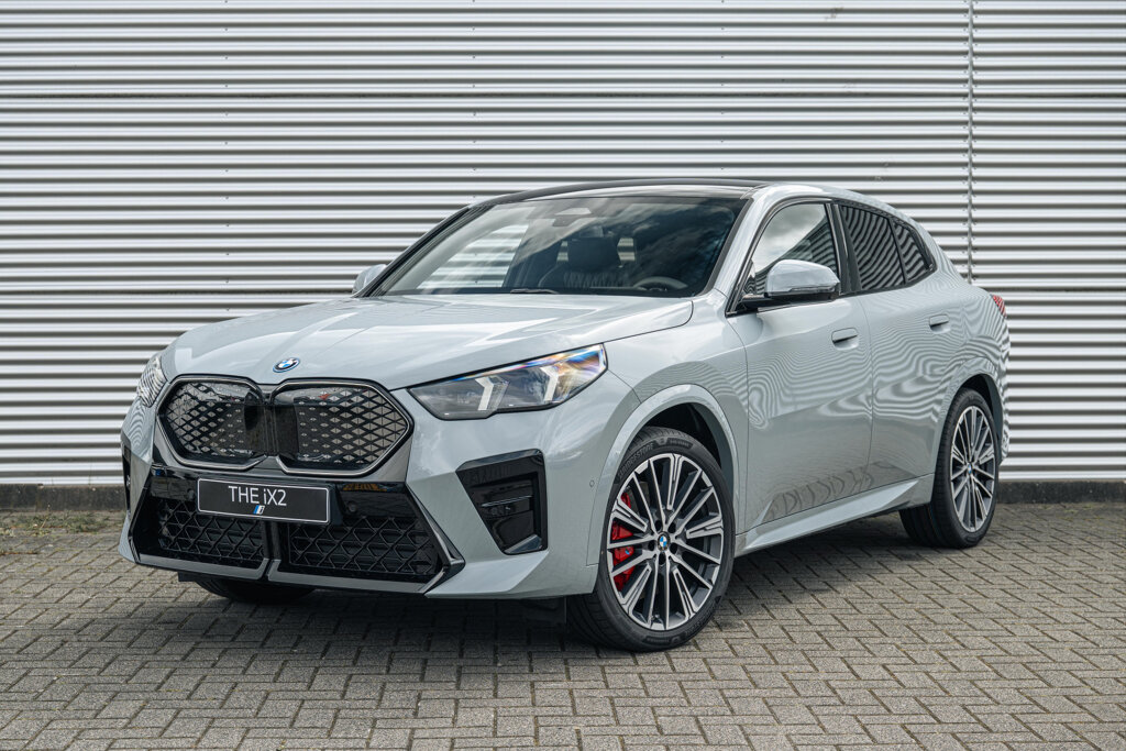 BMW iX2 1