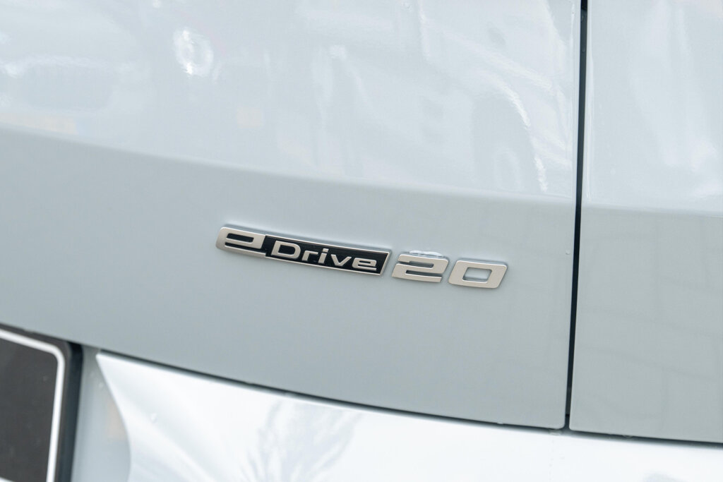 BMW iX2 14