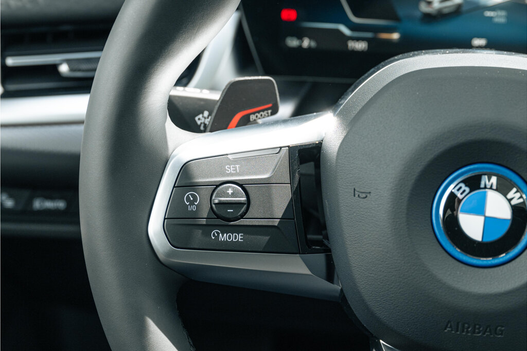 BMW iX2 23
