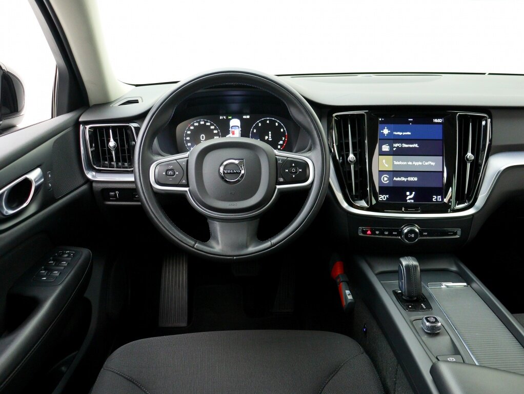 Volvo V60 2.0 B3 Momentum Advantage | Elek. trekhaak | Navi | Camera - Afbeelding 3