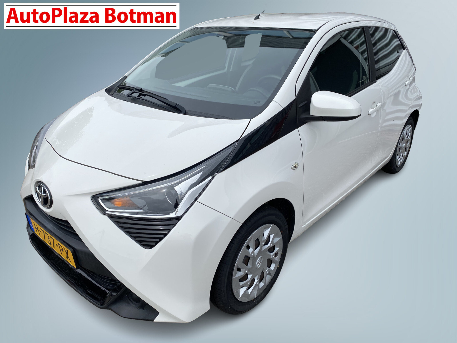 Toyota Aygo 1.0 VVT-i x-play