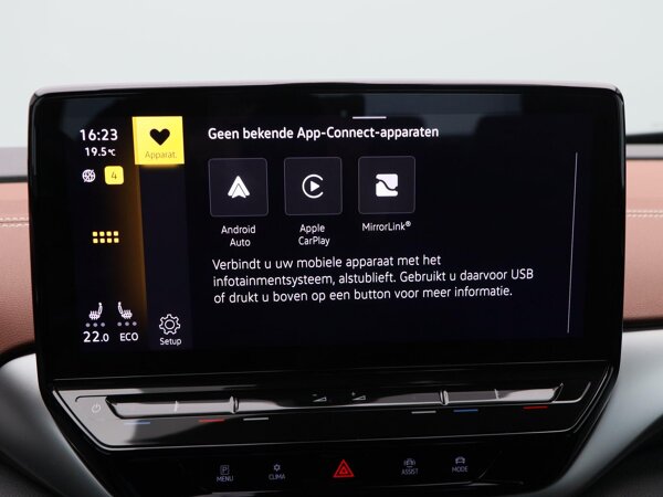 Apple Carplay/Android Auto Apple Carplay/Android Auto
