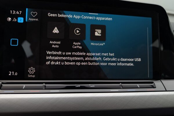 Apple Carplay/Android Auto Apple Carplay/Android Auto