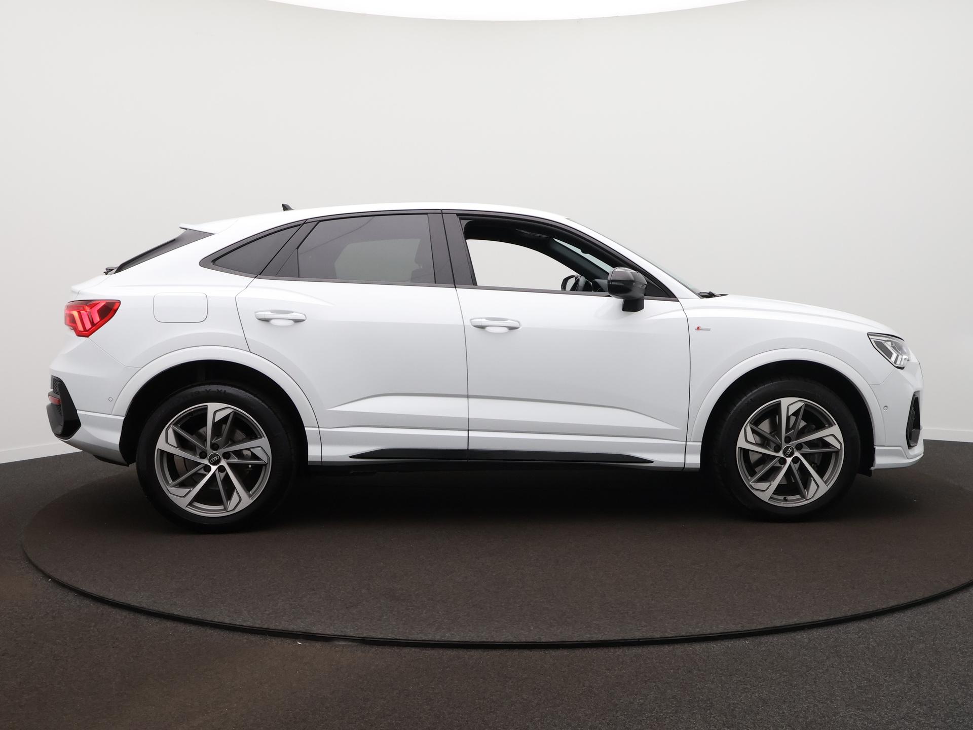 Audi Q3 Sportback 45 TFSI e S Edition - Afbeelding 4