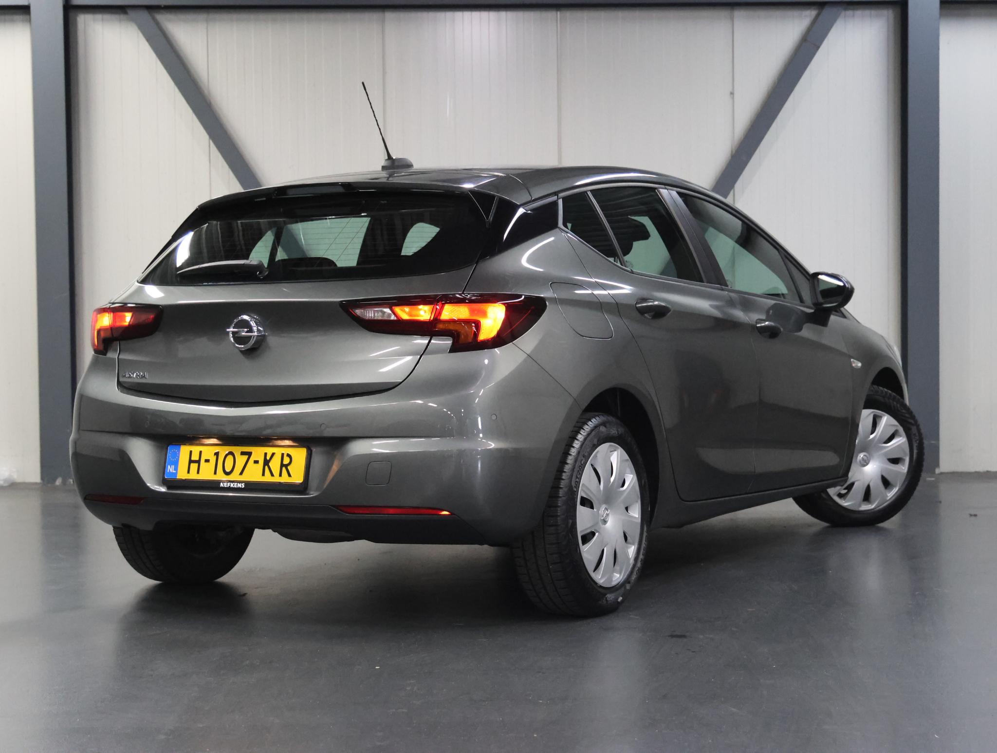 Opel Astra 1.2 110PK Business Edition - Afbeelding 3