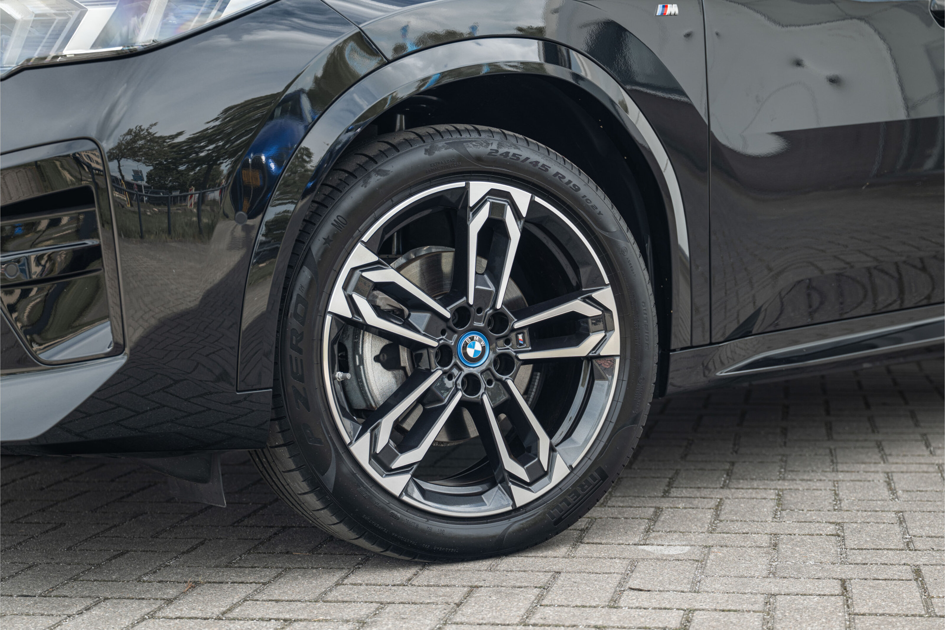 BMW iX2 9