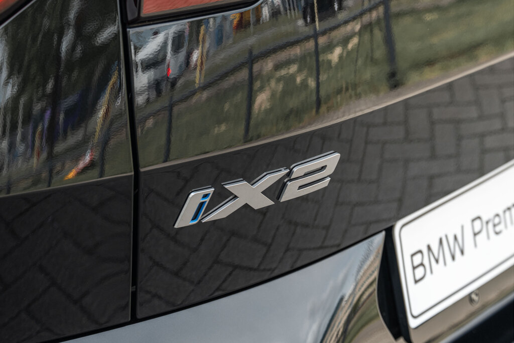 BMW iX2 17