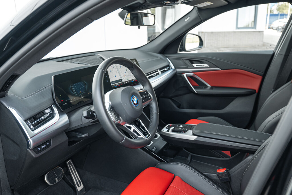 BMW iX2 32