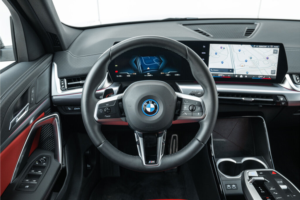 BMW iX2 34