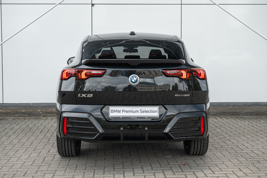 BMW iX2 36