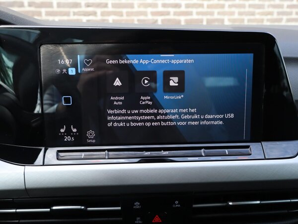 Apple Carplay/Android Auto Apple Carplay/Android Auto