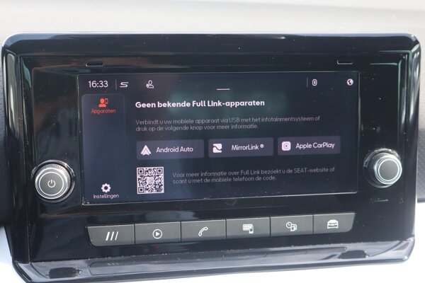 Apple Carplay/Android Auto Apple Carplay/Android Auto