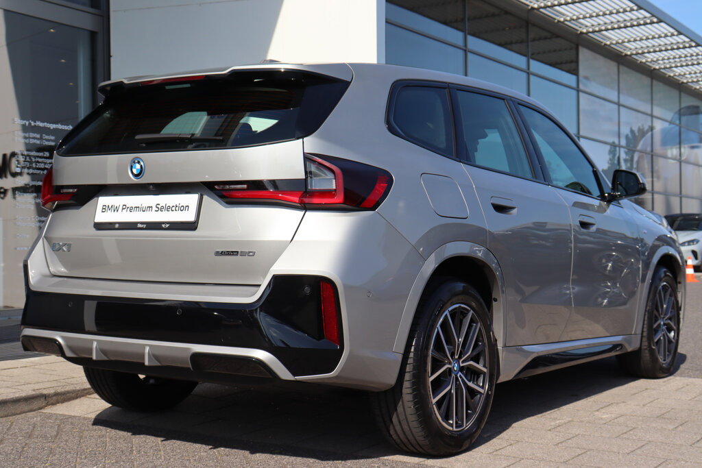 BMW iX1 7